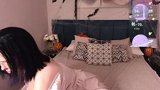 Snapshot of Manic_pixie_ chatting on October 21, 2025, 5:34 pm Manic pixie  online show from October 21, 2025, 5:34 pm