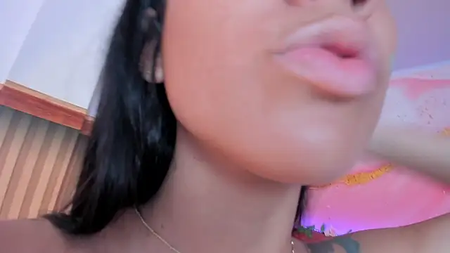 Snapshot of scarlett__evans_ chatting on March 14, 2025, 6:18 pm scarlett  evans  online show from March 14, 2025, 6:18 pm