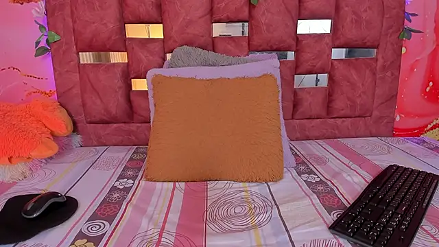 Snapshot of scarlett__evans_ chatting on March 8, 2025, 6:16 pm scarlett  evans  online show from March 8, 2025, 6:16 pm