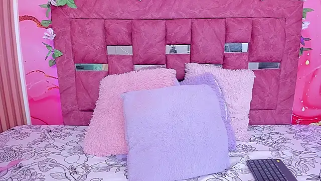 Snapshot of scarlett__evans_ chatting on September 27, 2025, 6:25 pm scarlett  evans  online show from September 27, 2025, 6:25 pm