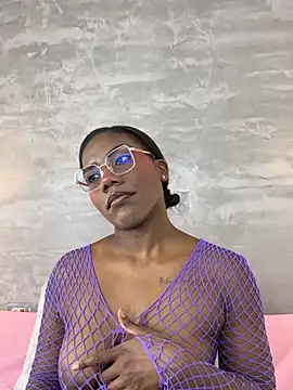 Snapshot of Alaia_Colins chatting on July 15, 2026, 1:56 am Alaia Colins online show from July 15, 2026, 1:56 am