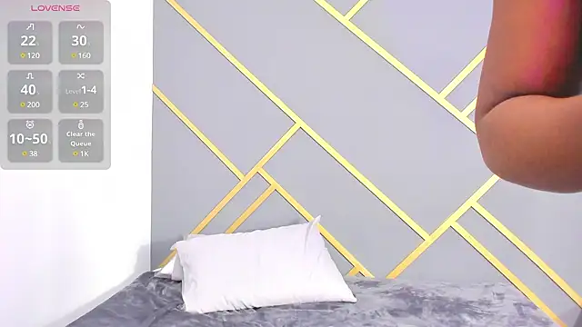 Alaia Colins online show from March 21, 2025, 4:17 am