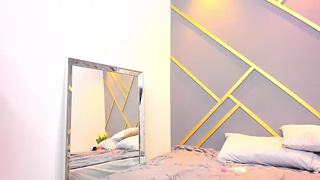 Alaia Colins online show from February 27, 2025, 9:29 am