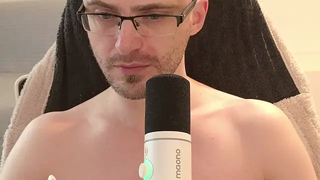 Snapshot of Moonsire1 chatting on February 20, 2026, 5:37 am Moonsire1 online show from February 20, 2026, 5:37 am