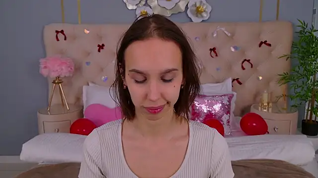 Snapshot of SandraTucker chatting on February 9, 2026, 2:53 am SandraTucker online show from February 9, 2026, 2:53 am