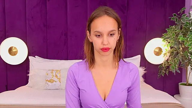 Snapshot of SandraTucker chatting on October 5, 2025, 2:57 am SandraTucker online show from October 5, 2025, 2:57 am