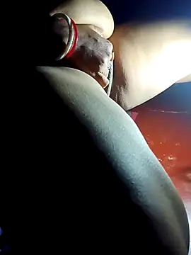 Snapshot of Bong-lady chatting on October 28, 2025, 6:51 pm Bong-lady online show from October 28, 2025, 6:51 pm