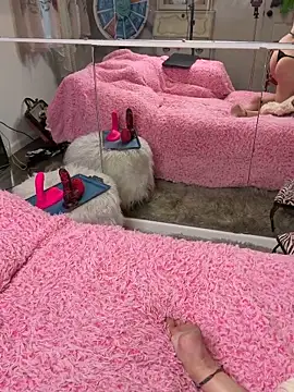 I am babydoll online show from December 5, 2025, 4:49 pm