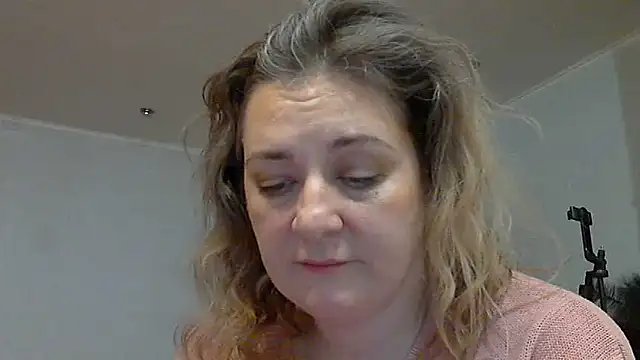 WriterInna44 online show from February 28, 2025, 1:47 pm