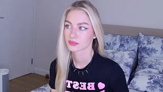 GabriellaOlsen online show from December 16, 2025, 1:15 pm