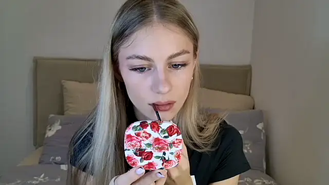 GabriellaOlsen online show from October 19, 2025, 10:40 am