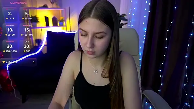 Snapshot of AureliaBliss_ chatting on March 20, 2025, 7:25 pm AureliaBliss  online show from March 20, 2025, 7:25 pm