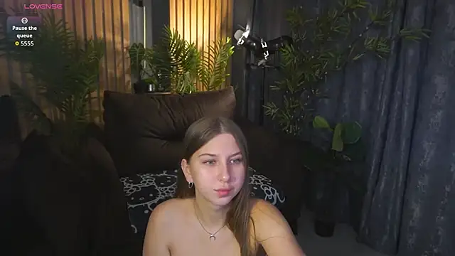 Snapshot of AureliaBliss_ chatting on October 5, 2025, 5:53 am AureliaBliss  online show from October 5, 2025, 5:53 am