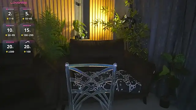 Snapshot of AureliaBliss_ chatting on October 19, 2025, 5:54 am AureliaBliss  online show from October 19, 2025, 5:54 am