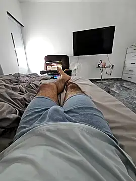 j0nathan00 online show from February 7, 2025, 5:18 pm