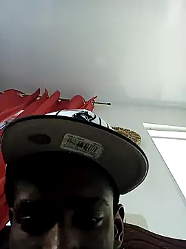 dinero04 online show from October 5, 2025, 7:59 pm