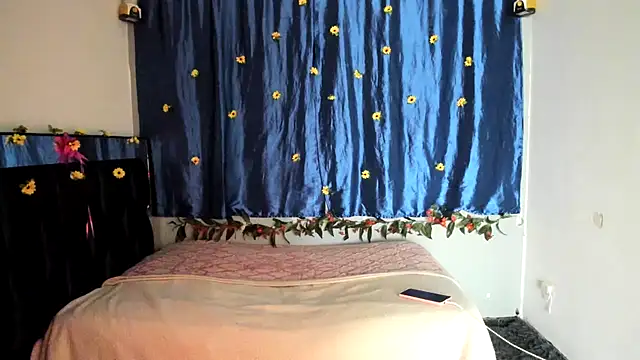 Snapshot of ShairaMarss chatting on October 11, 2025, 8:54 pm ShairaMarss online show from October 11, 2025, 8:54 pm