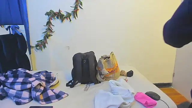 Snapshot of ShairaMarss chatting on October 3, 2025, 6:31 pm ShairaMarss online show from October 3, 2025, 6:31 pm