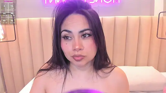 Snapshot of Naomymonroe_ chatting on September 18, 2025, 9:51 pm Naomymonroe online show from September 18, 2025, 9:51 pm