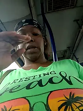 Snapshot of ValkiriaContee chatting on October 19, 2025, 7:38 pm ValkiriaContee online show from October 19, 2025, 7:38 pm