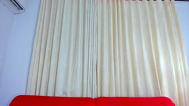 Snapshot of ValkiriaContee chatting on October 31, 2025, 3:08 pm ValkiriaContee online show from October 31, 2025, 3:08 pm