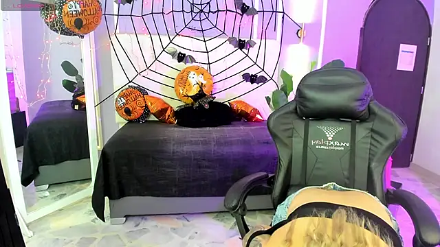 Snapshot of alaia_greyy chatting on October 10, 2025, 1:12 pm alaia greyy online show from October 10, 2025, 1:12 pm