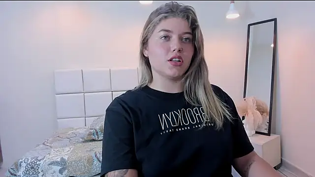 alaia greyy online show from April 1, 2026, 9:45 pm