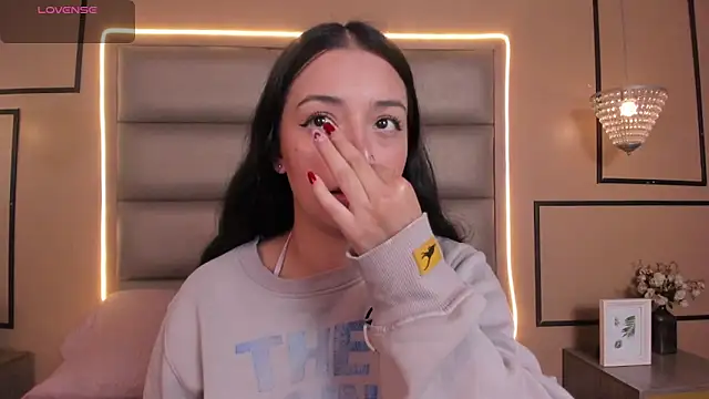 Snapshot of CAYLINCOLLINS chatting on February 24, 2026, 2:56 am CAYLINCOLLINS online show from February 24, 2026, 2:56 am