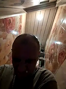 MaxDevilWhite online show from September 30, 2025, 8:31 am