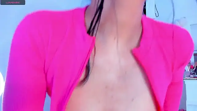 Cameron Lovee online show from March 12, 2025, 4:35 pm