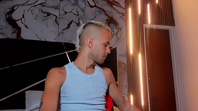 Snapshot of Jeremmy_Love chatting on March 19, 2025, 12:12 pm Jeremmy Love online show from March 19, 2025, 12:12 pm