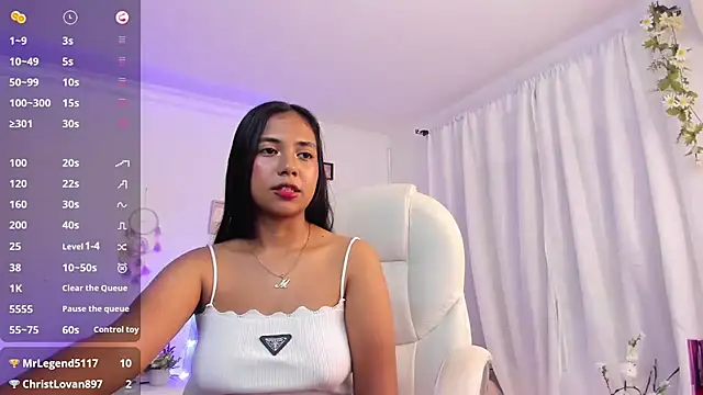 Snapshot of soy_aly_moon chatting on March 21, 2025, 5:54 am soy aly moon online show from March 21, 2025, 5:54 am