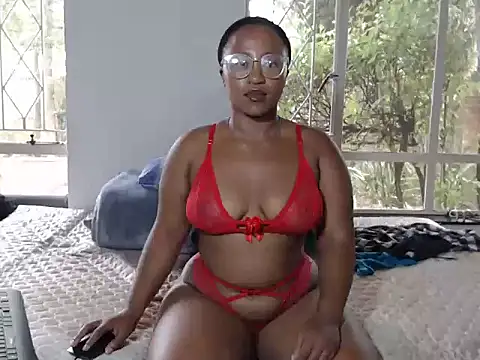 Snapshot of MommBubbles2 chatting on February 2, 2025, 6:47 am MommBubbles2 online show from February 2, 2025, 6:47 am