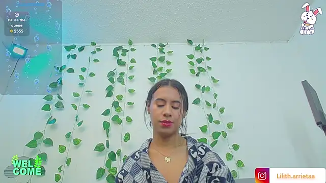 LiiLiith-1 online show from December 5, 2025, 5:17 am