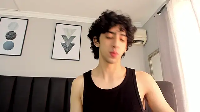 Snapshot of Alezzandro_ chatting on March 3, 2025, 2:39 pm Alezzandro online show from March 3, 2025, 2:39 pm