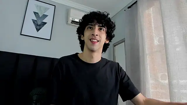 Snapshot of Alezzandro_ chatting on March 4, 2025, 2:21 pm Alezzandro online show from March 4, 2025, 2:21 pm