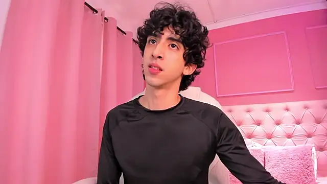 Snapshot of Alezzandro_ chatting on February 10, 2025, 2:05 pm Alezzandro online show from February 10, 2025, 2:05 pm