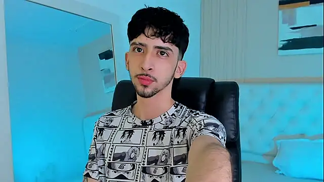 Snapshot of Alezzandro_ chatting on September 23, 2025, 8:16 pm Alezzandro online show from September 23, 2025, 8:16 pm