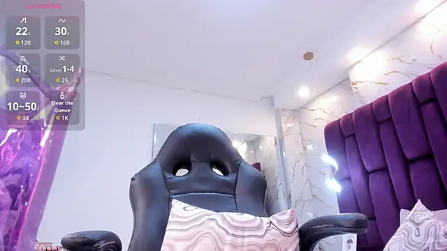 miadiamondd online show from September 20, 2025, 1:05 pm