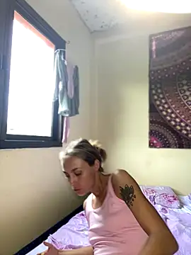 Snapshot of White_Lu chatting on November 3, 2025, 3:12 am White Lu online show from November 3, 2025, 3:12 am