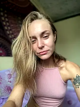 Snapshot of White_Lu chatting on October 25, 2025, 1:27 am White Lu online show from October 25, 2025, 1:27 am