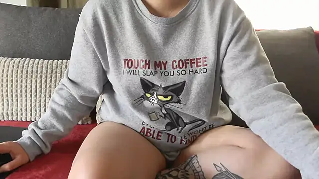 bunnyfox420 online show from May 9, 2026, 2:42 pm