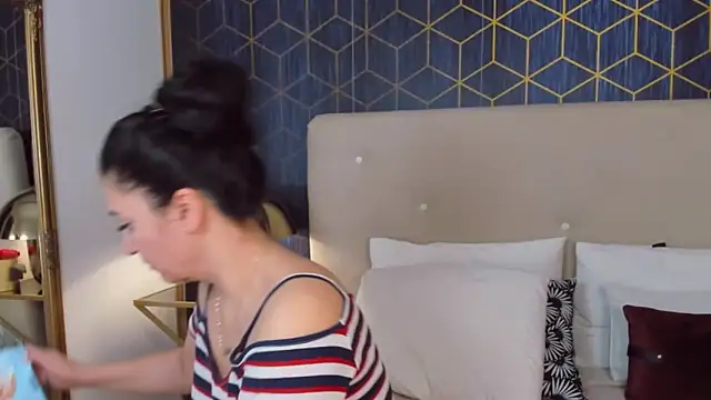 ValeryBlakes online show from February 4, 2026, 7:53 pm