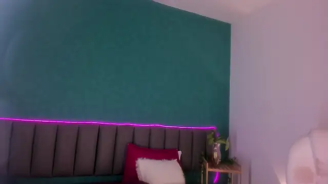 Snapshot of AriaMoonLight chatting on September 26, 2025, 12:01 pm AriaMoonLight online show from September 26, 2025, 12:01 pm