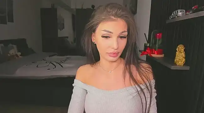 HelenShawn online show from February 12, 2025, 9:01 pm