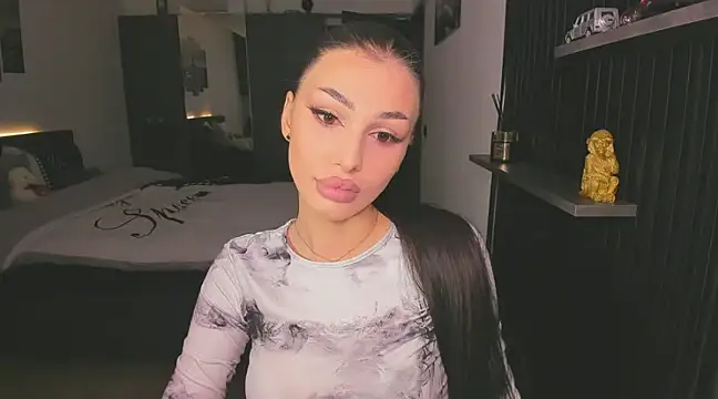 HelenShawn online show from February 8, 2025, 10:29 pm