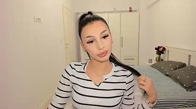 HelenShawn online show from February 20, 2025, 11:21 pm