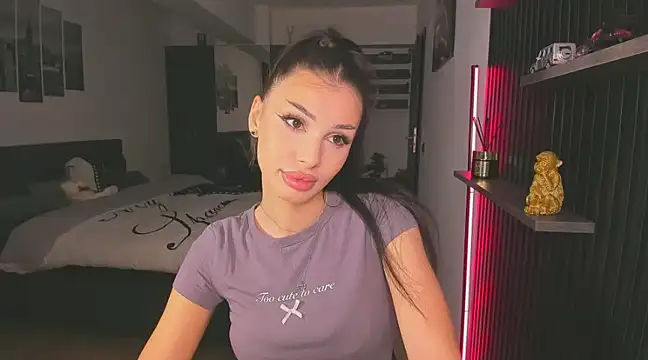 HelenShawn online show from February 1, 2025, 10:01 pm