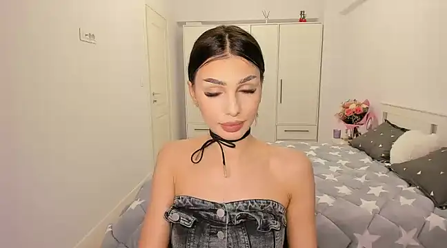 HelenShawn online show from February 25, 2025, 9:48 pm