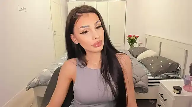 HelenShawn online show from March 6, 2025, 8:37 pm